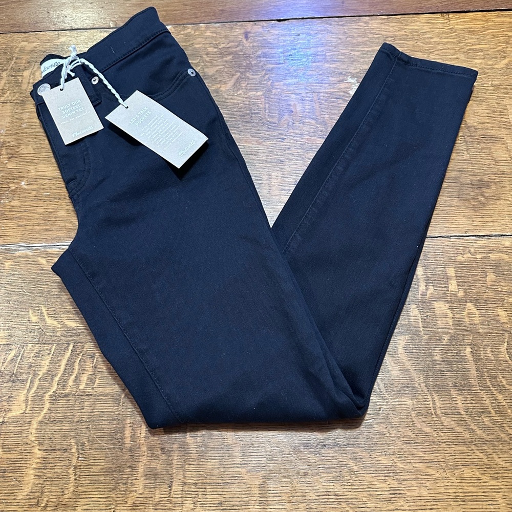 Madewell‎ NWT high rise 9”
skinny sz 26 black